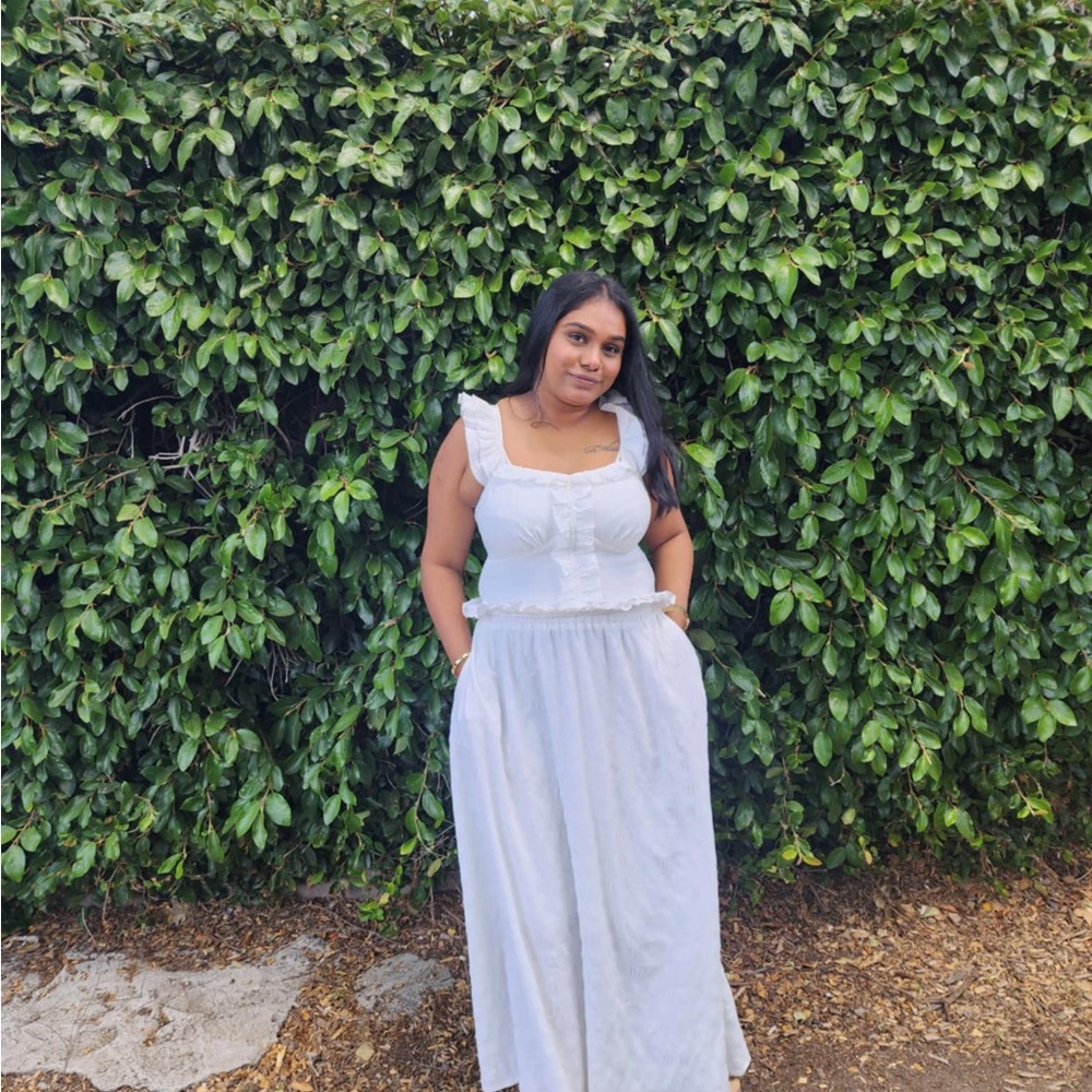 Elegant White 2 Piece Set